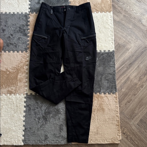 Nike Black Utility Pants - Picture 1 of 3